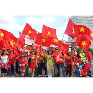 Cờ Tổ quốc 80x120cm satan chuẩn đẹp