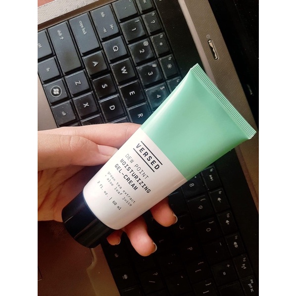 Kem dưỡng ko bết dính Versed Dew Point Moisturizing Cream