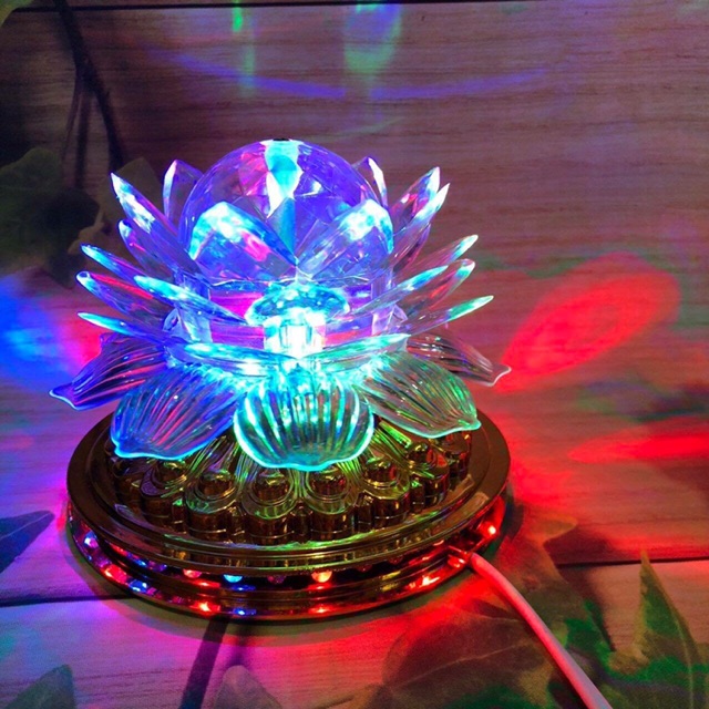 Đèn Led trang trí cầu xoay hình hoa sen đế vàng