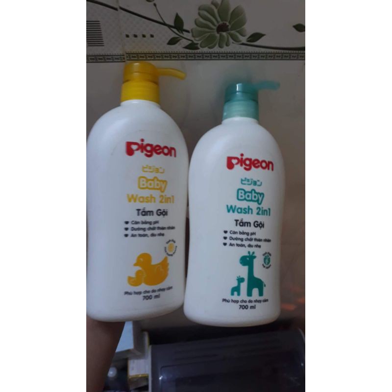 Tắm - gội Pigeon 2in1 chai 700ml