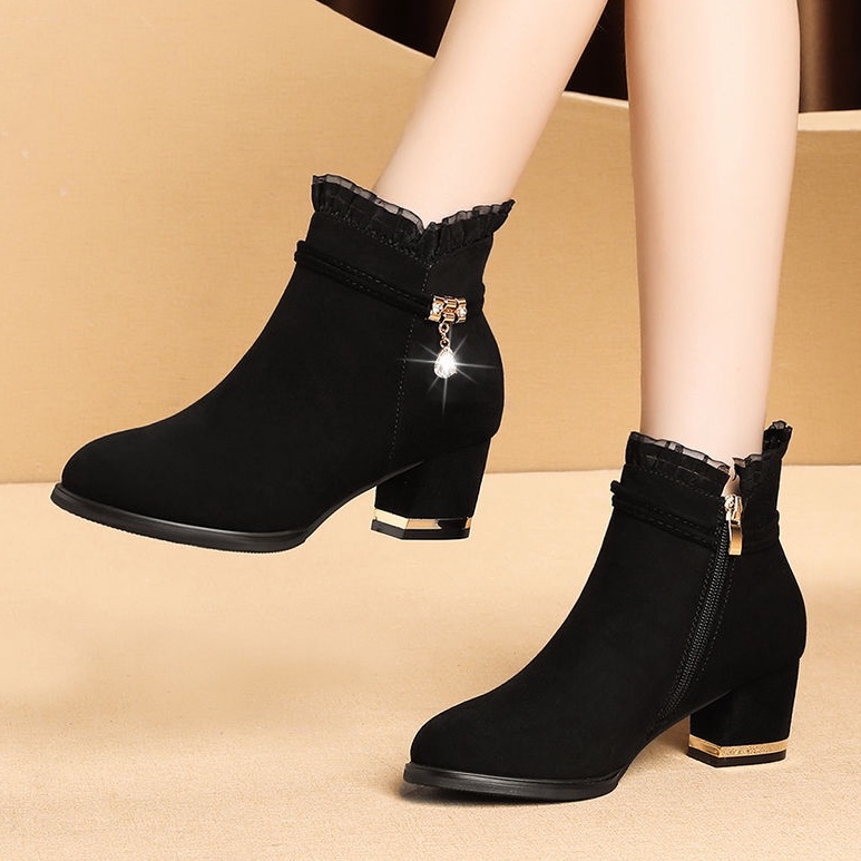 Giày boots cao gót ngắn Thời trang Hàn Quốc Da lộn mắt cá chân Dày khối ren đa năng Mặt dây chuyền bên hông Dây kéo màu đen cho phụ nữ