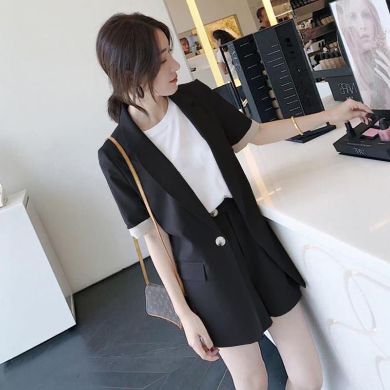 Bộ Đồ Gồm Áo Khoác Tay Lửng Và Quần Ngắn Màu Đen Thời Trang Dành Cho Nữ | BigBuy360 - bigbuy360.vn