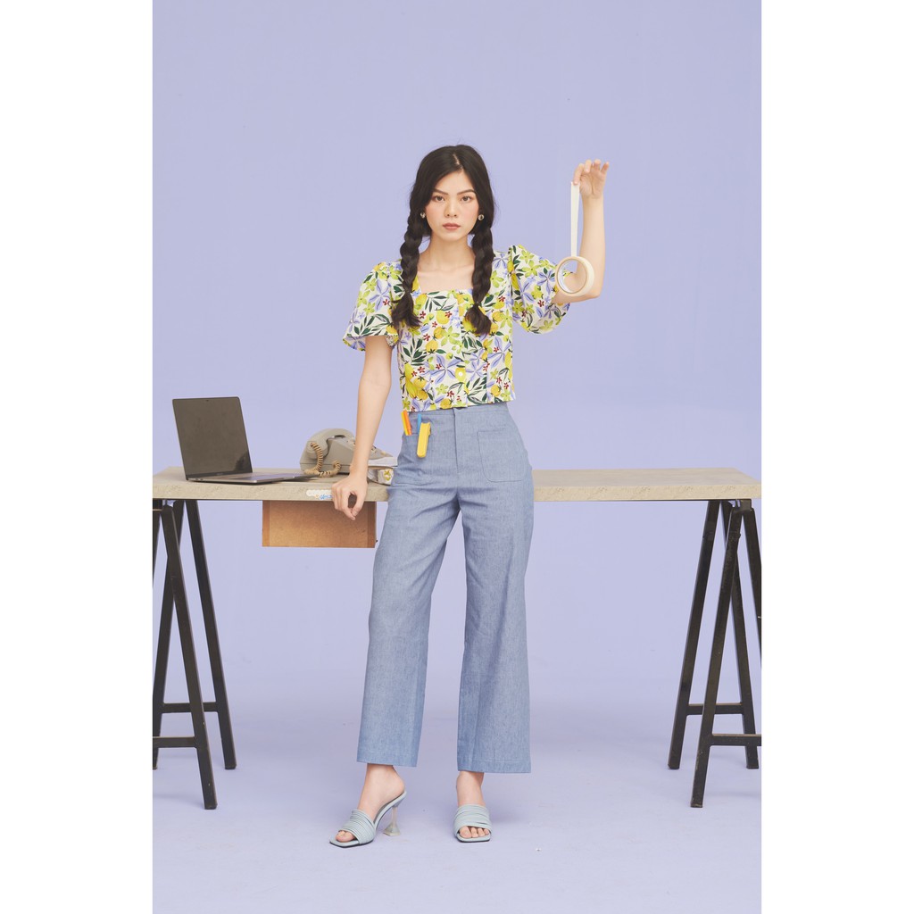 Happy Zoo - Áo crop cổ vuông hoa lá | BigBuy360 - bigbuy360.vn