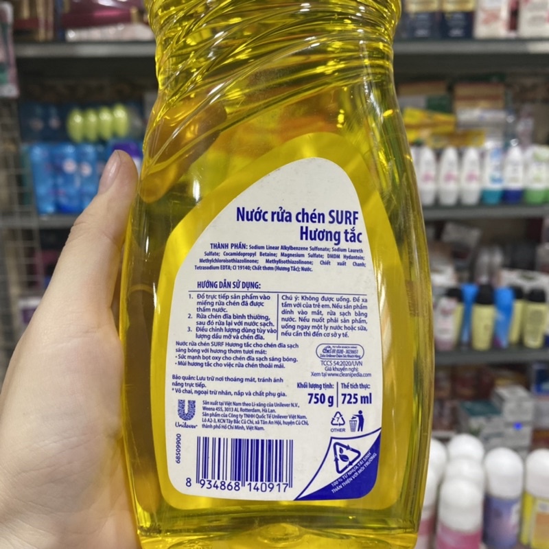 Nước rửa chén Surf hương tắc dịu nhẹ 750g (725ml)