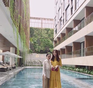 Đầm maxi vàng