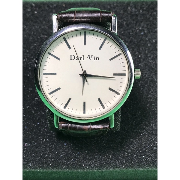 Đồng Hồ Giá Rẻ Darl Vin Dây Da /Phong Cách Cổ Điển / Size 39mm / Hàng Loại 1 Da Tốt Móc Khoá Bằng Hợp Kim