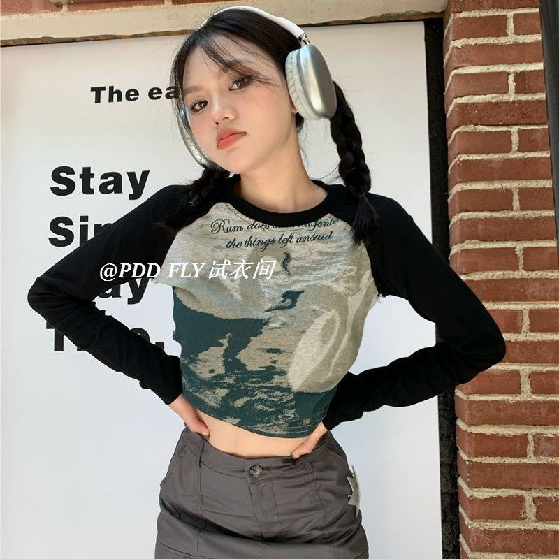 COZOKC COZOK Áo thun crop top COZOK tay dài in họa tiết phong cách vintage thời trang trẻ trung