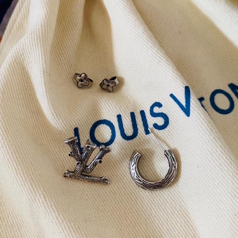 Bông tai/ khuyên tai thiết kế cá tính thương hiệu Louis Vuitton LV cao cấp cho cả nam và nữ hàng 1-1 vip