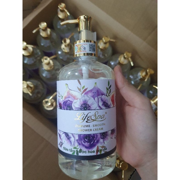 Sữa tắm nước hoa dưỡng ẩm lưu hương mịn da  lifespa perfume smooth shower cream 550ml