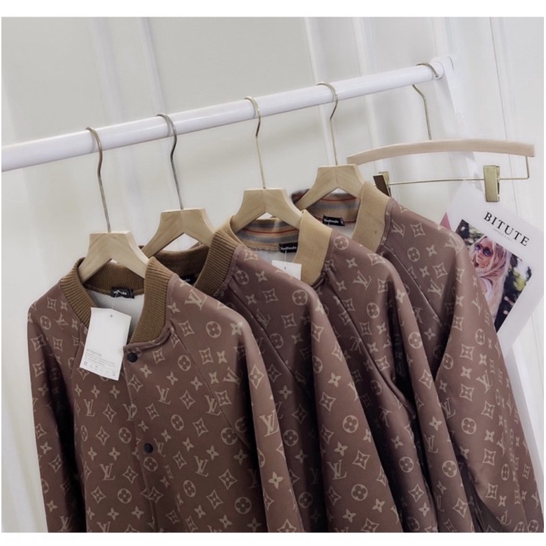 Áo Bomber Cúc Trơn Nâu Bo Chun LV Tôn Da Chất Dày Dặn | BigBuy360 - bigbuy360.vn