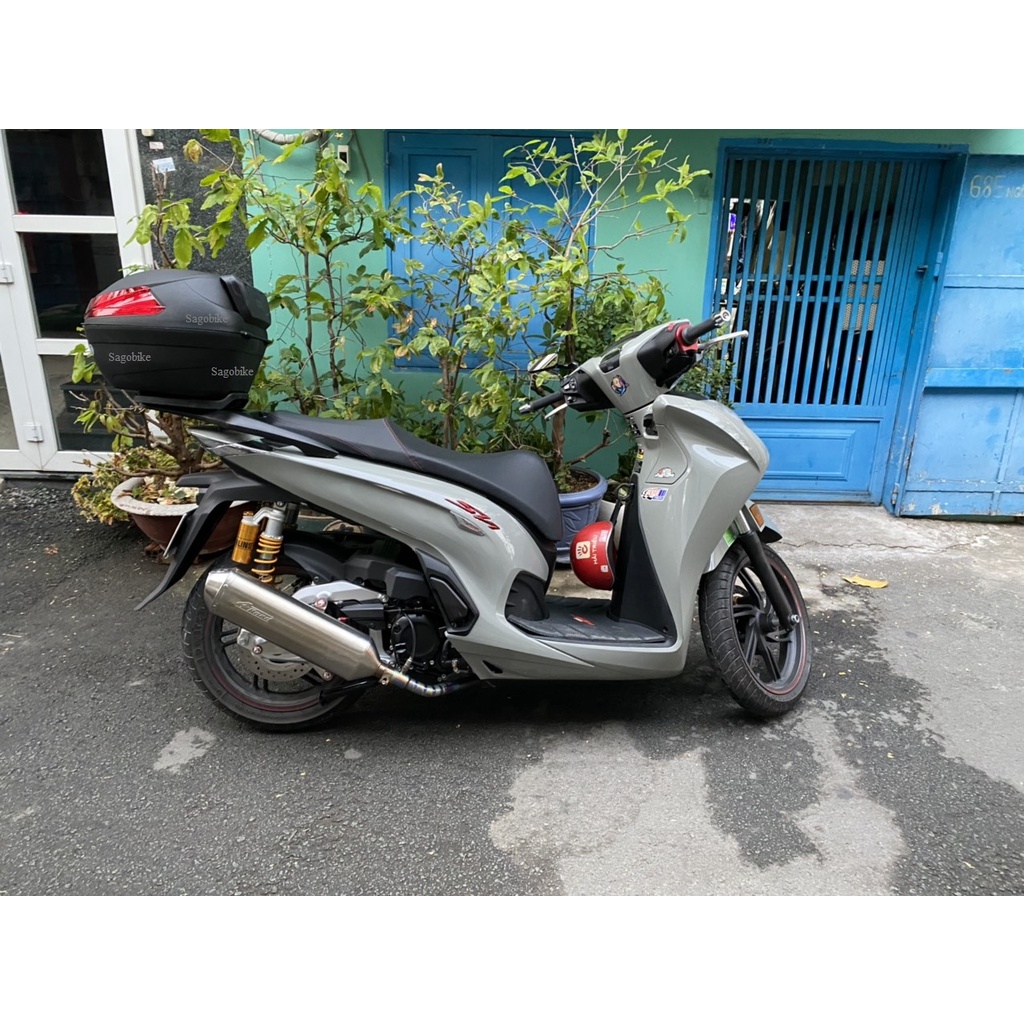 Thùng givi B34N kèm tựa lưng BB42N và bộ kit gắn trực tiếp trên cảng xe SH 350i , hàng givi chính hãng, bảo hành 2 năm