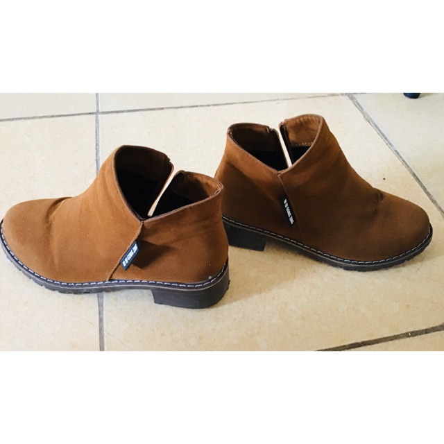 Thanh lý boot da lộn sz 230