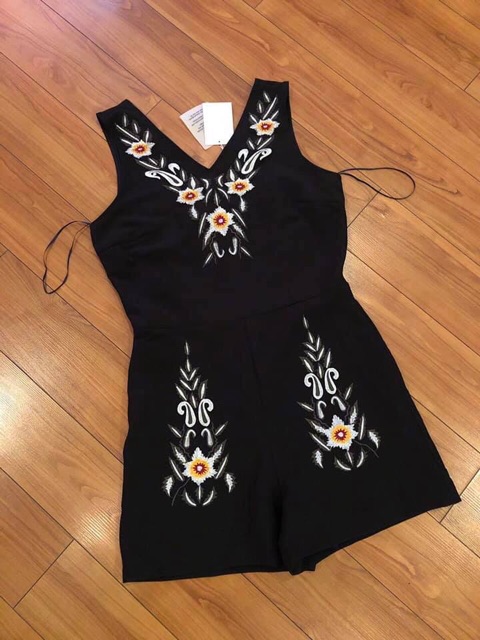 Jumpsuit mùa hè