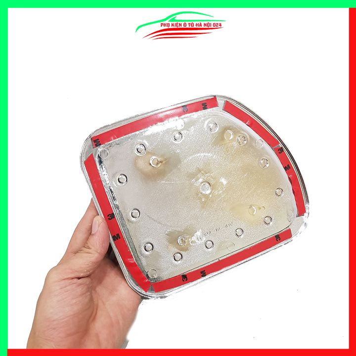 Ốp nắp xăng Land Cruiser Prado mạ crom bảo vệ chống trầy trang trí ô tô