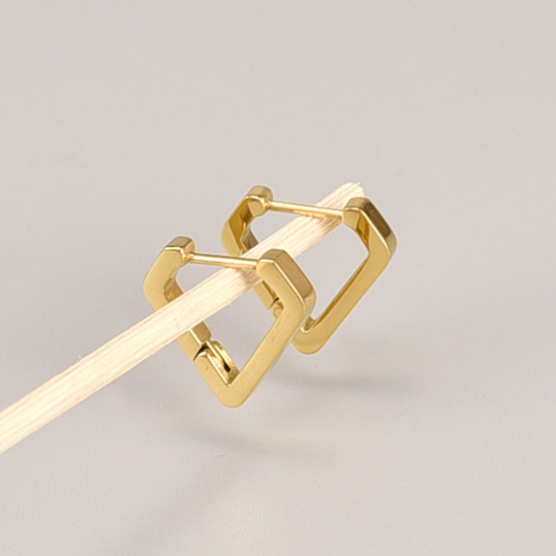 Bông Tai Khoen Tam Giác Titan Ko Đen TT 4262