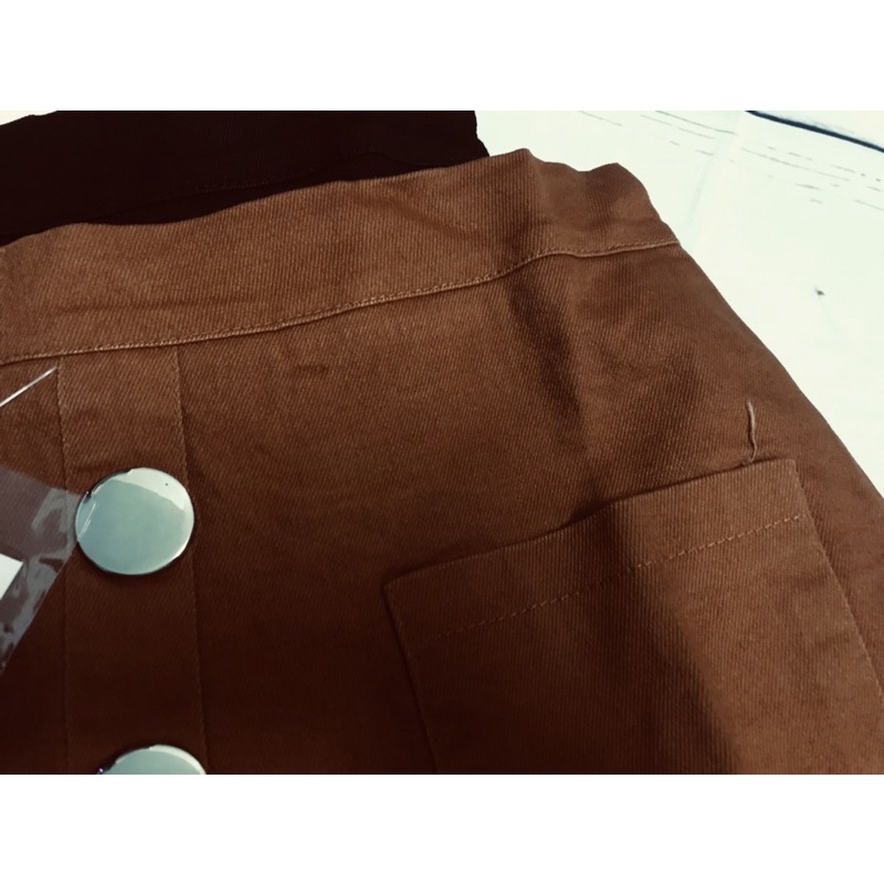 Chân váy Kaki phối nút hàng thiết kế cao cấp | BigBuy360 - bigbuy360.vn