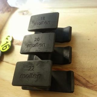 Kẹp ngón tay đeo còi Molten