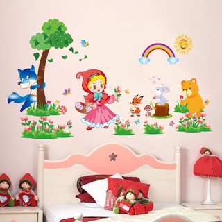 Decal dán tường Cô bé quàng khăn đỏ