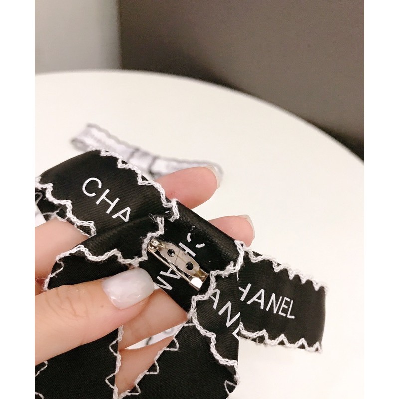 cài áo 𝘾𝙝𝙖𝙣𝙚𝙡  hot gơ thương hiệu sang chảnh