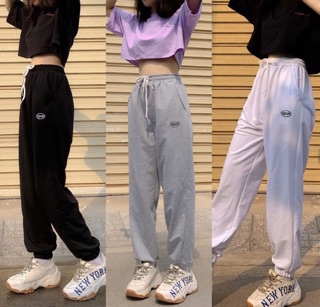 Quần jogger thêu chữ Spun