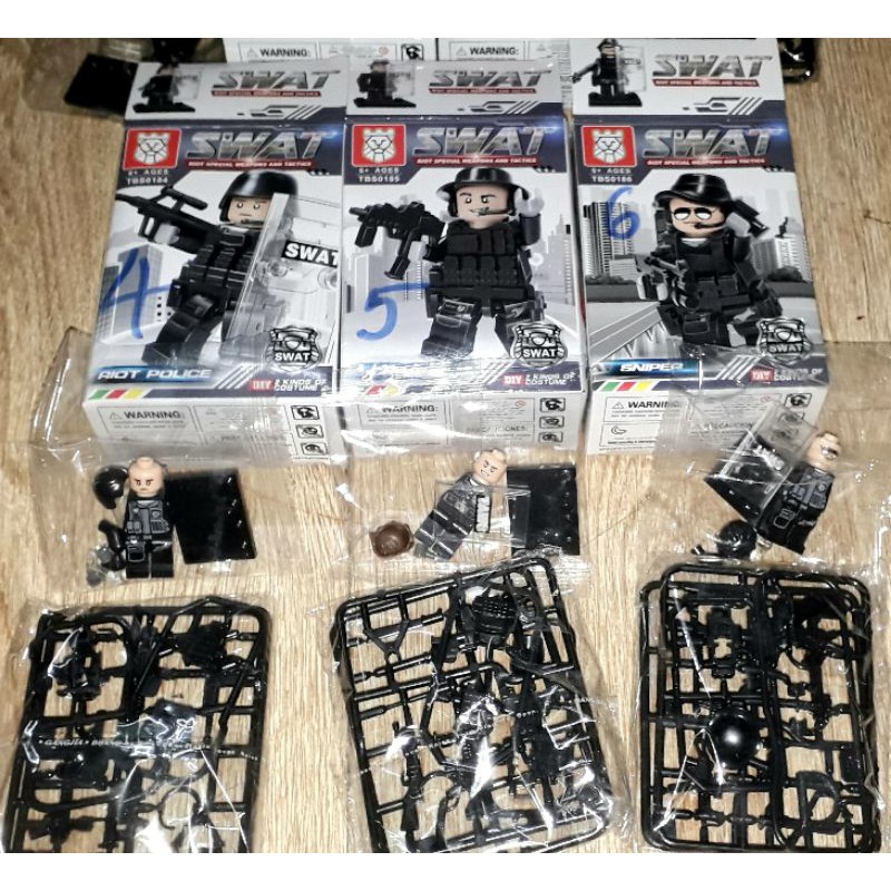 Lắp ráp 1 hộp Lego_SWat 018 bằng nhựa