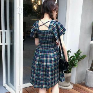Đầm bẹt vai đan dây lưng có hình thật