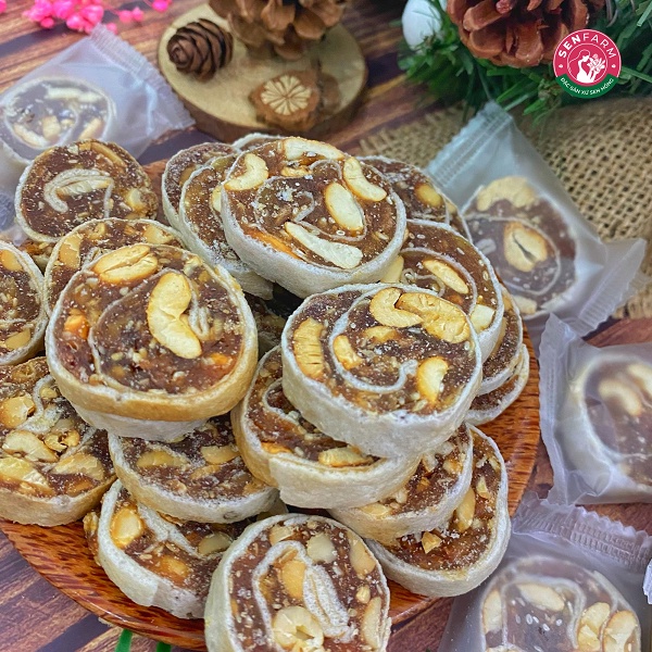 Kẹo chuối Hạt Điều cuộn bánh tráng Senfarm ít đường bịch 500g