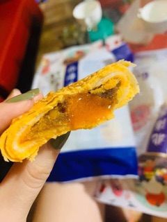 1 CÁI BÁNH 3Q TRỨNG MUỐI