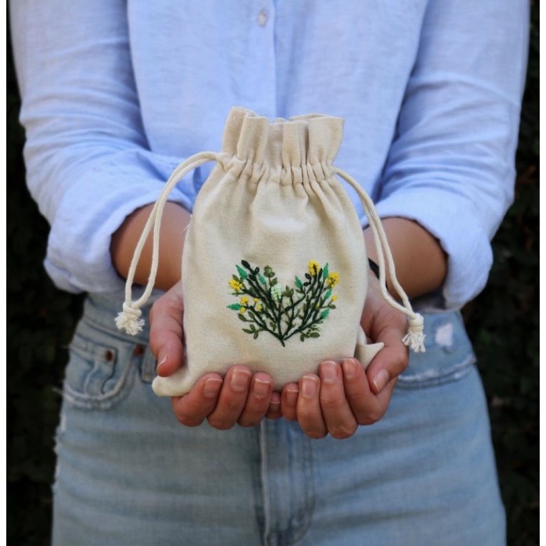 Túi thơm thêu tay