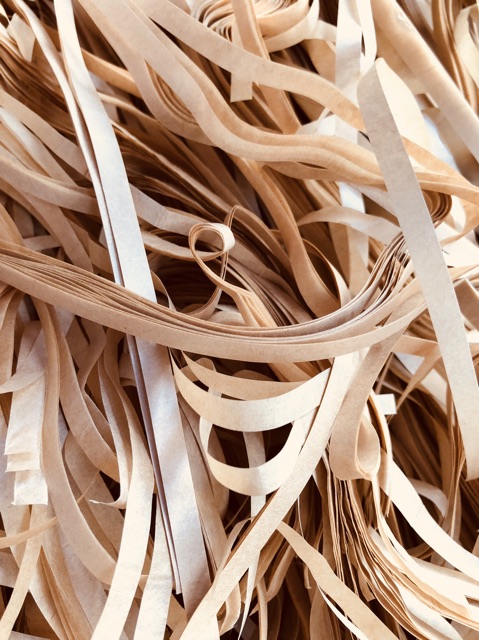 Giấy cắt sợi - Giấy lót hộp quà giấy kraft siêu tây (500gr)