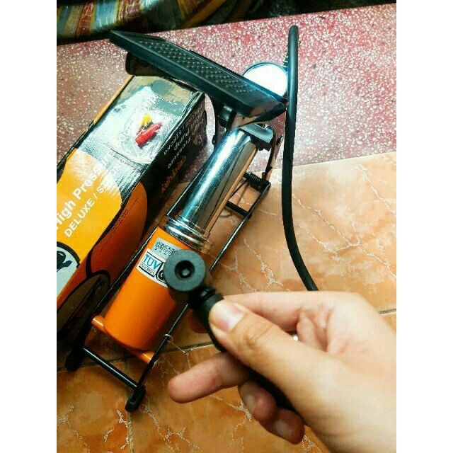 Bơm đạp chân Century xe đạp, Xe Máy. Nhỏ gọn dễ mang theo