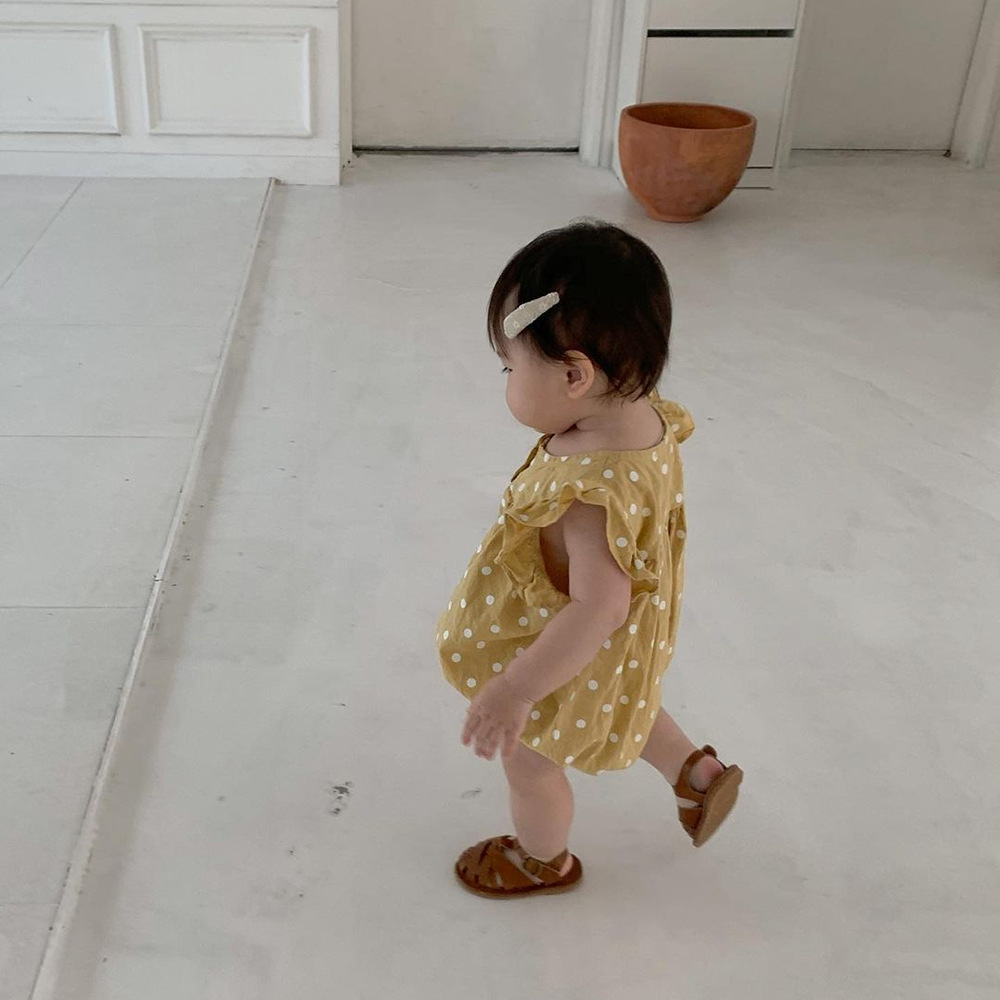 Bộ Áo Liền Quần Sát Nách Cài Nút Họa Tiết Chấm Bi Thời Trang Cho Bé Gái