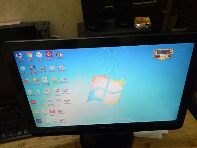 Màn 19 hình chữ nhật lỗi 1 đường kẻ nhỏ