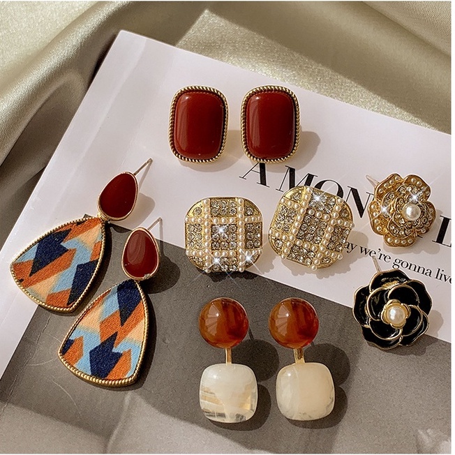 Khuyên Tai Đính Đá Ngọc Trai Nhân Tạo Phong Cách Hàn Quốc Thời Trang 2023