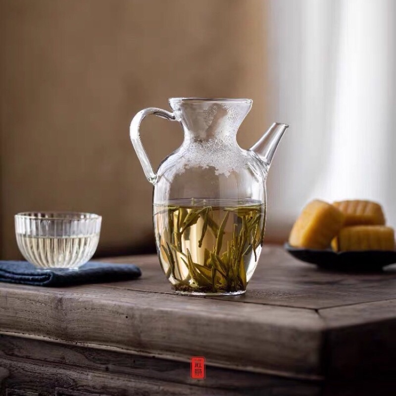 Tống trà thuỷ tinh dung tích 300ml.