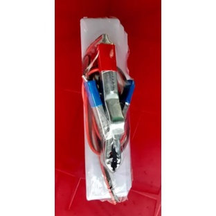 Inverter chuyển đổi điện 12v lên 220v tiện lợi để sạc điện thoại
