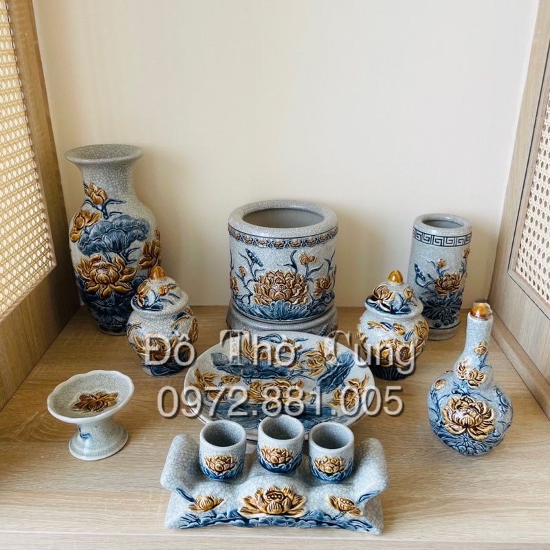 Bộ đồ thờ men rạn  hoa sen đắp nổi