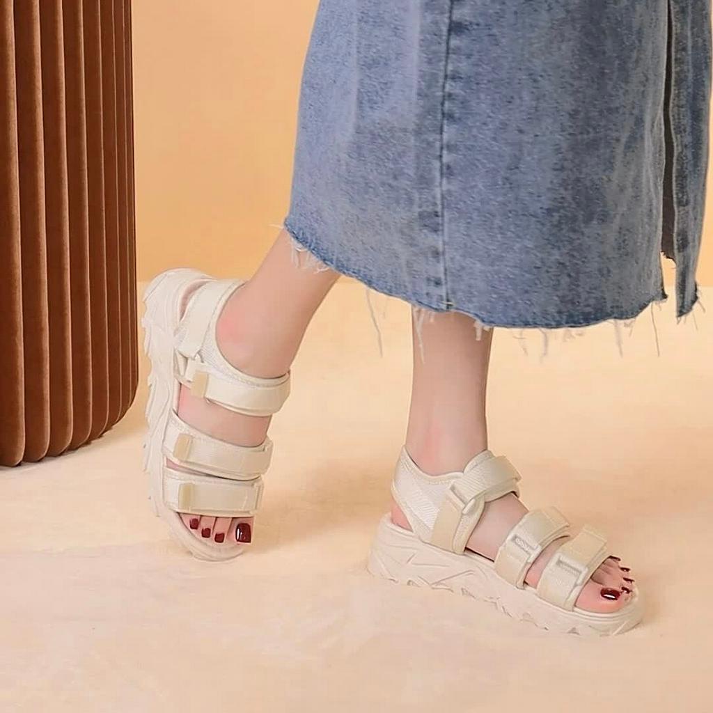 Giày sandal nữ MWC 2402 - Sandal Nữ Đế Cao Răng Cưa Hack Dáng Với Quai Ngang Lót Dán Thời Trang