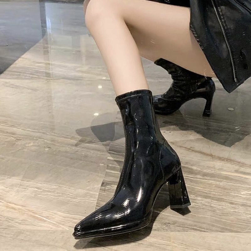 Bốt nữ cổ ngắn da bóng mũi nhọn gót cao 8cm có khoá sườn