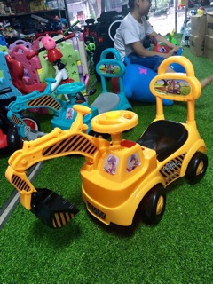 Xe cẩu chòi chân có nhạc cho bé yêu
