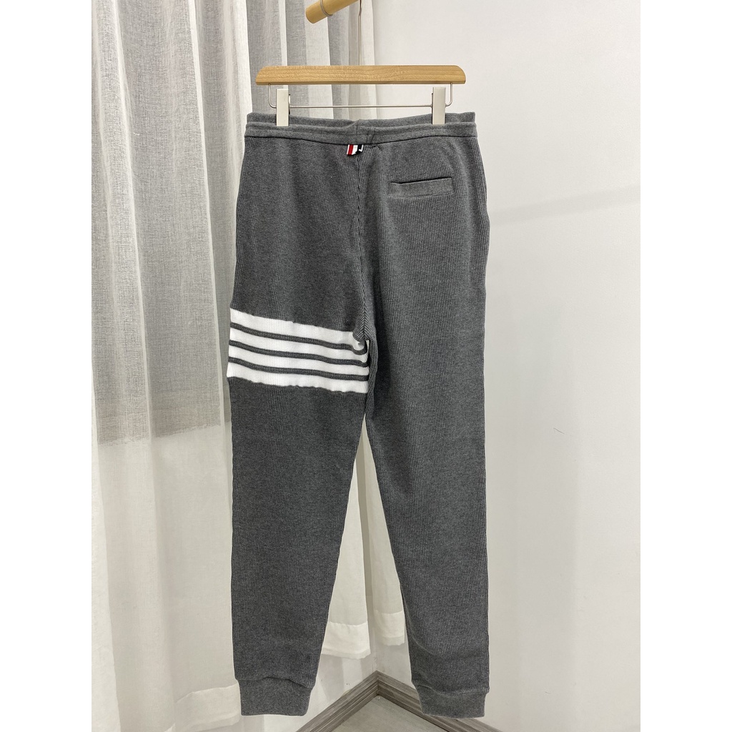 ⚡️[Hight Quality] - Quần Thom Brown Impoeted Cowhide The Pebble Grain Leather (Grey). Quần jogger TB