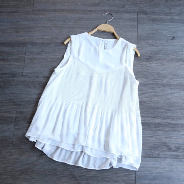 Áo lụa xếp ly