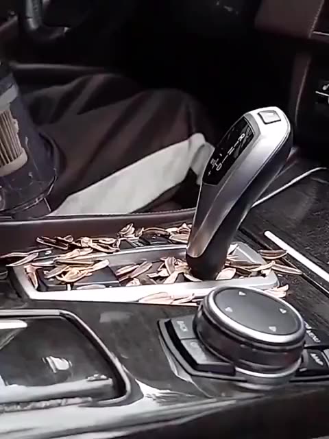 Máy Hút Bụi Cầm Tay Mini Không Dây Siêu Tiện Lợi - Hút Bụi Xe ô Tô. Giường Nệm Lông Chó Mèo | BigBuy360 - bigbuy360.vn