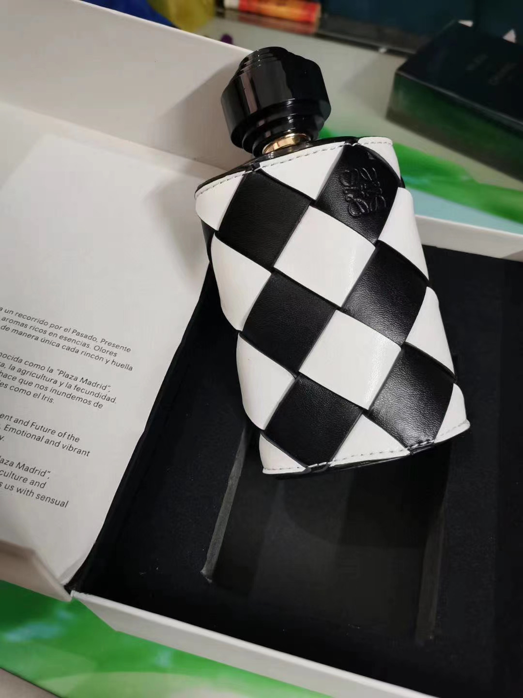 Bao Da Có Ngăn Đựng Thẻ Tiện Dụng Cho Xe Hơi 2020 100ml | BigBuy360 - bigbuy360.vn