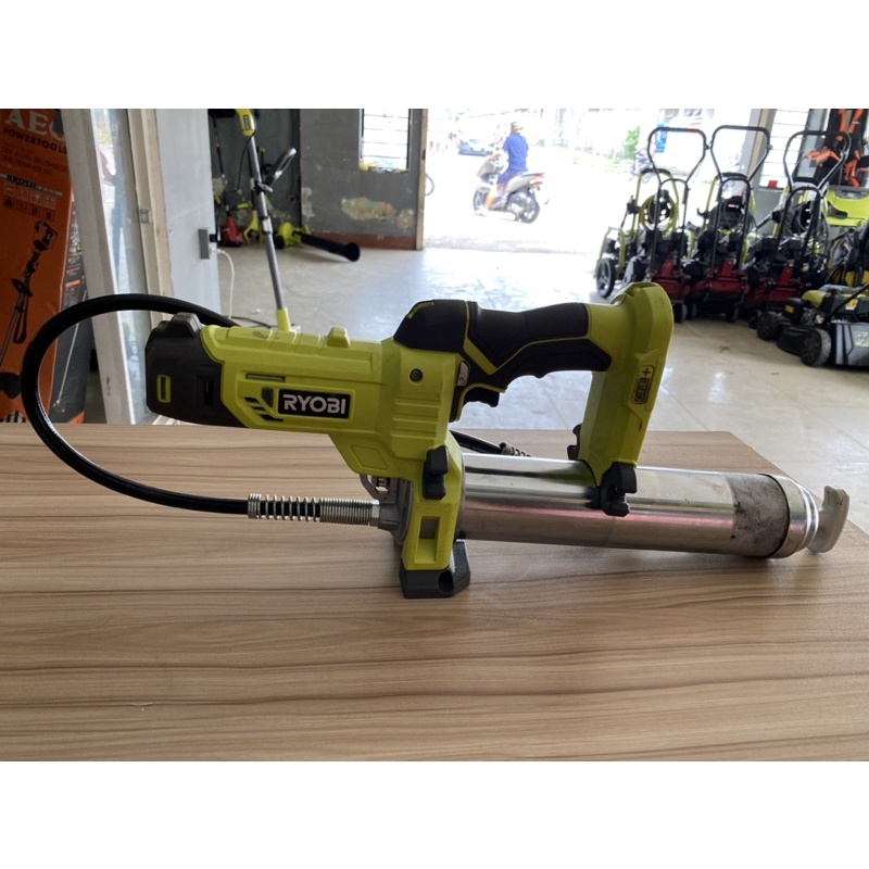 THÂN MÁY BƠM MỠ DÙNG PIN RYOBI 18V - R18GG450