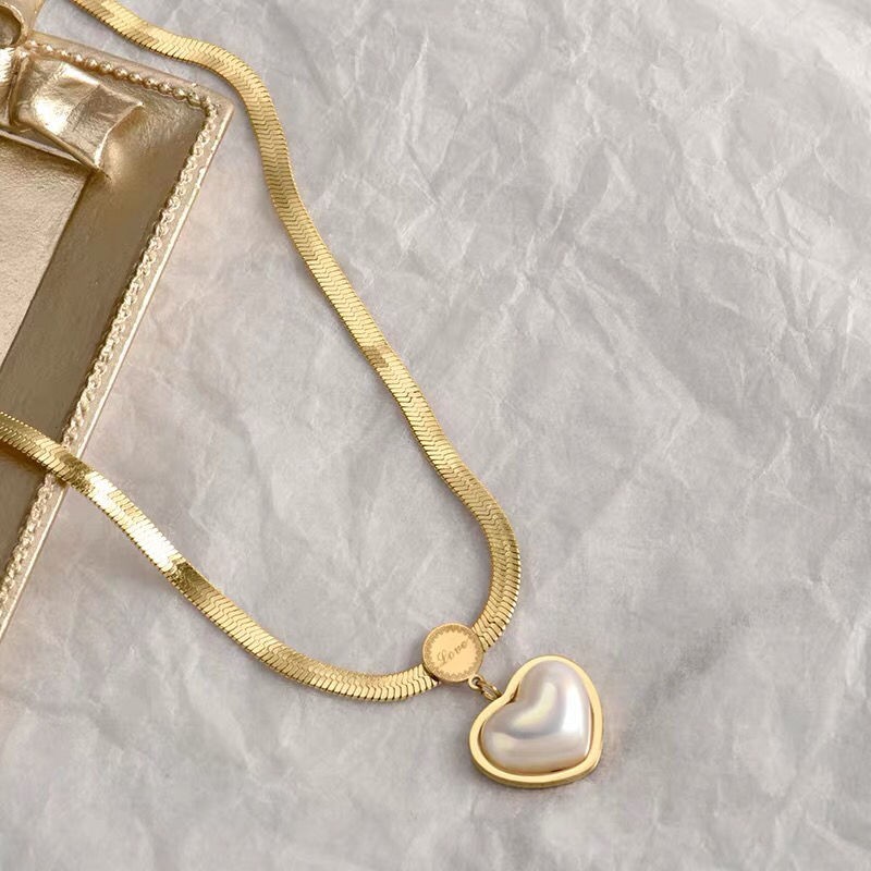 Japan and South Korea Peach Heart Necklace Love Pearl Simple Fashion Wild Temperament Light Luxury Clavicle Chain Pendant Snake Bone Chain