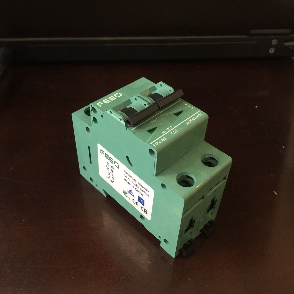 Bộ ngắt mạch CB điện một chiều cầu dao điện DC cho Solar Năng Lượng Mặt Trời GIVASOLAR FEEO DC 550V 2P