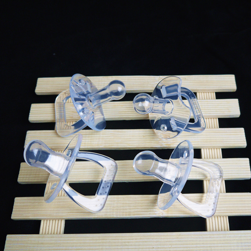 Núm Ti Giả Bằng Silicone An Toàn Cho Bé