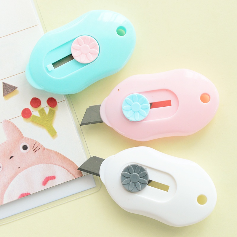 Dao rọc giấy M&G ASS91361 thiết kế nhỏ gọn