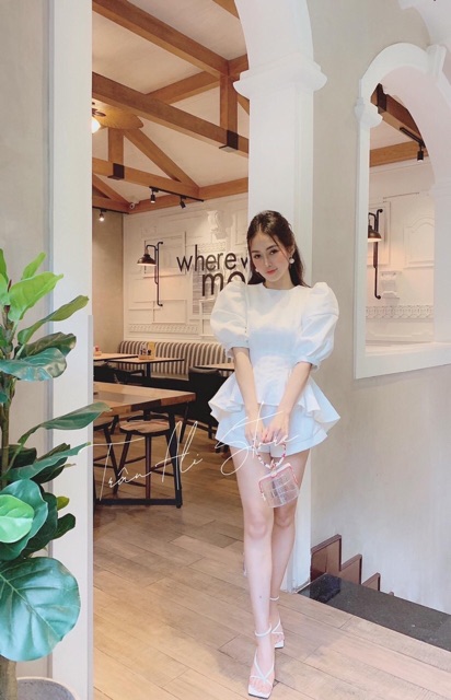Gv  Set trắng tay phồng giấu bụng: đũi